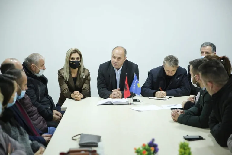 Hoxhaj meets with PDK structures in Mitrovica, Vushtrri and Fushe Kosovo: We are government opposition, but not citizens