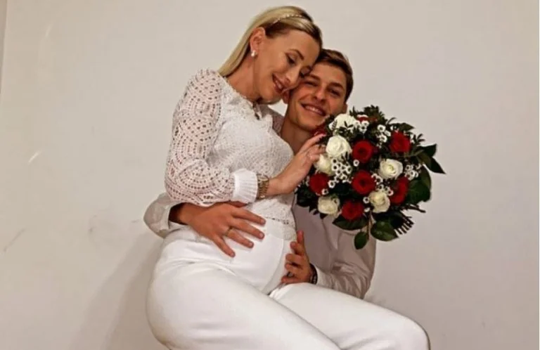 Modella tedesca del rappresentante del Kosovo