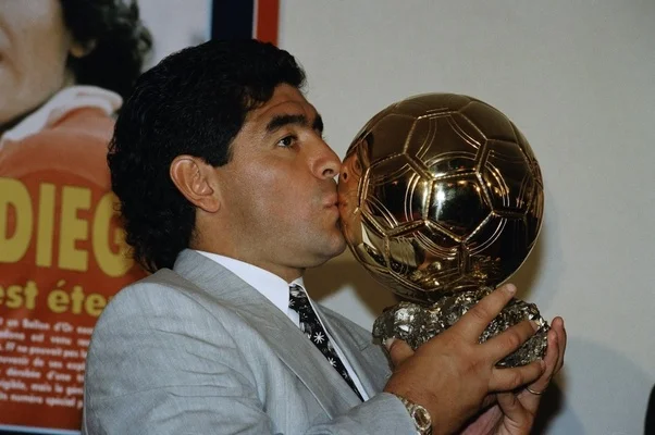 Así es como muchas torres de oro podrían haber ganado Maradona de acuerdo con Francia Fútbol