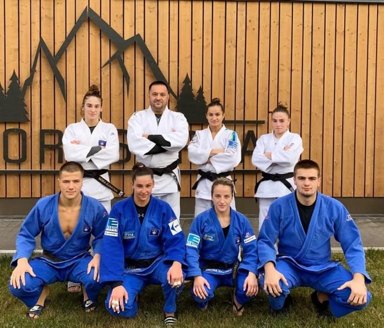 Il campo di formazione del Kosovo in Austria continua