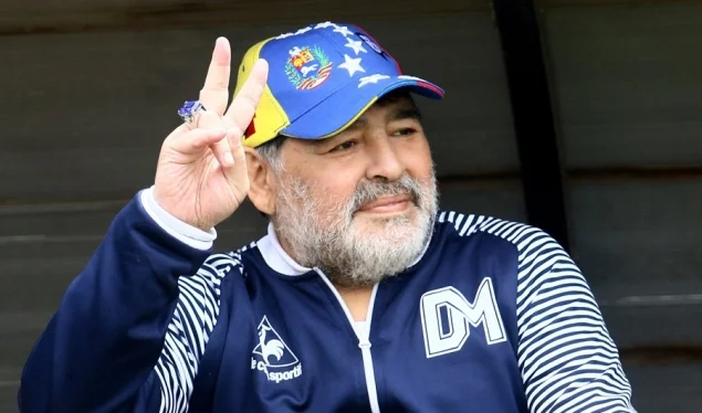 Fils de Maradona: J'ai du mal à dormir, je ne peux pas accepter la mort de mon père