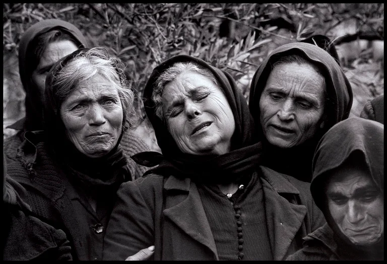 Donde las mujeres pagan a Grieve