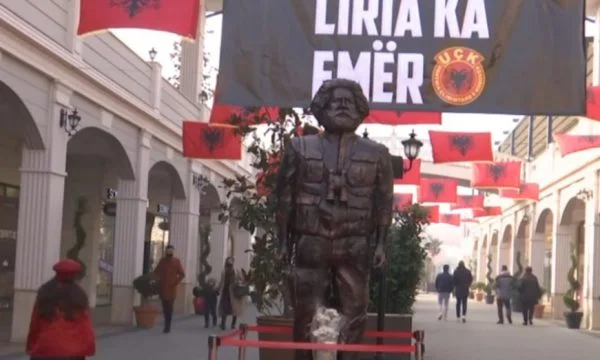 Septembre reconstruction d'Adem Jashar à Prizren