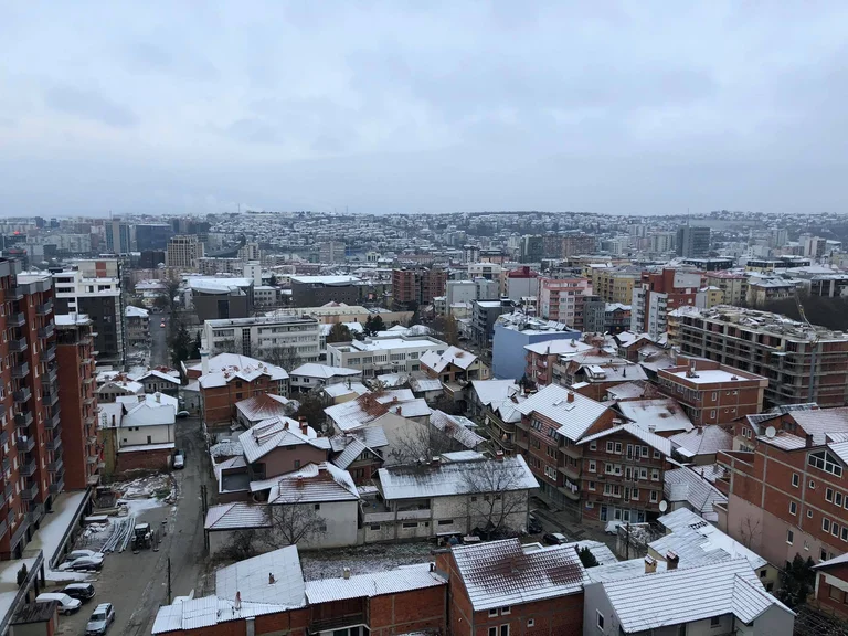 Erster Schnee in Pristina