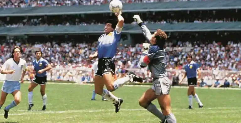 The first goal with God's hand was marked in Italy”