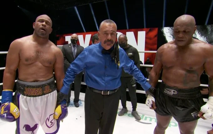 Le match entre Mike Tyson et Roy Jones est terminé.