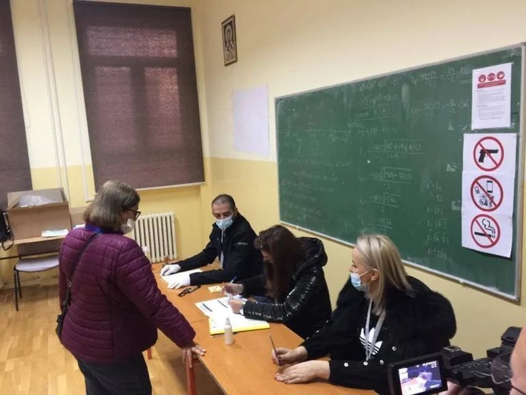 Votes begin in Podujevo, north of Mitrovica