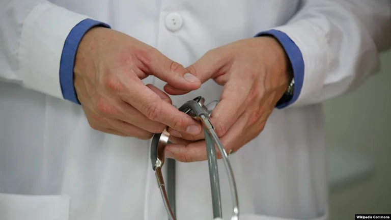Le coronavirus prend la vie du médecin de Malisheva