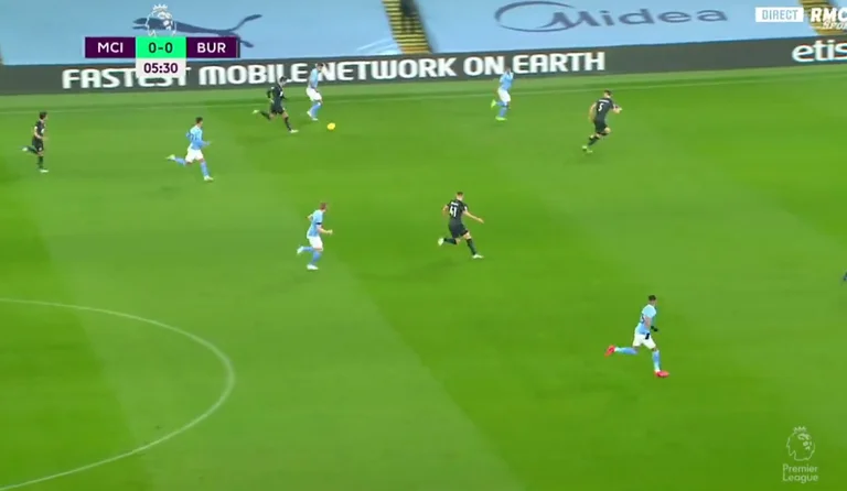 Riyadh Mahrez fait des objectifs brillants pour Man City après la superaction et l'aide de De Bruyne