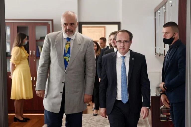 Hoti scrive a Rama: Flag Day 28 novembre è ogni giorno albanese