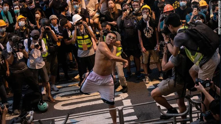 Two years in prison for protesters who egged the police station