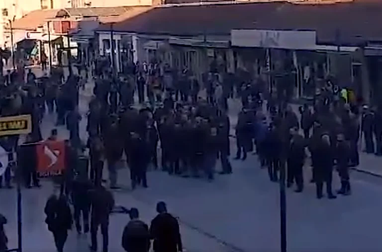 Tensions in Podujevo: VV activists try to stop Mustafa and Veliu word