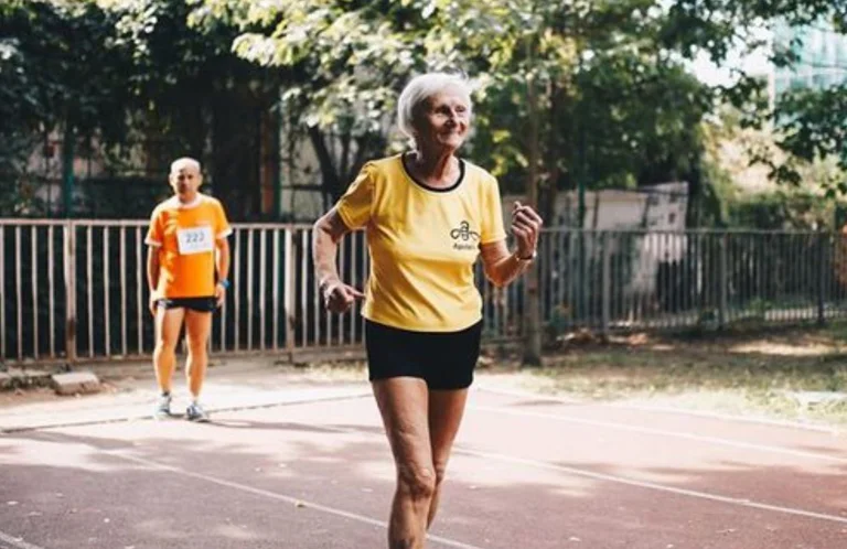 Questa donna ha 94 anni e dice che il suo segreto è mezzo bicchiere di vino
