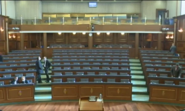 El colapso de Selmanaj en el Kuka, los diputados VV todavía no han llegado al pasillo