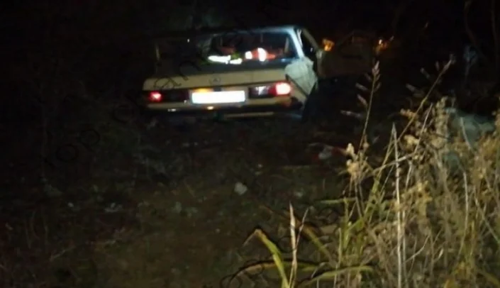 Incidente di tre auto a Nation Street, uno morto.