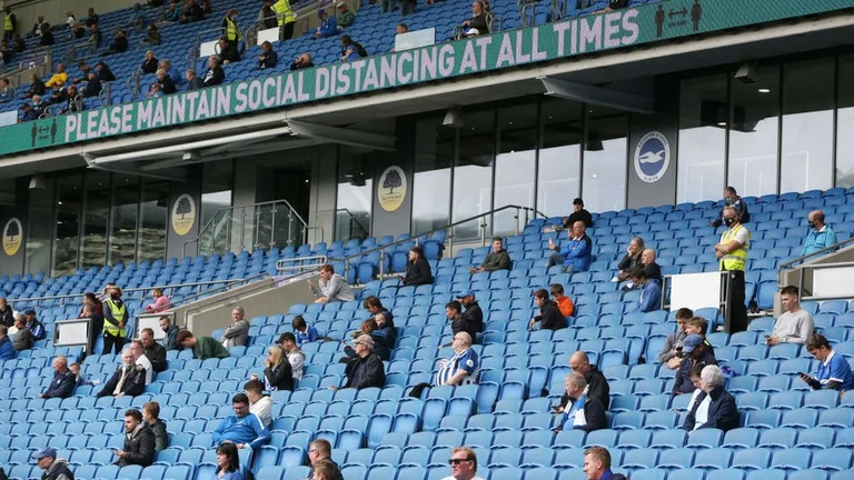 Ce sont les dix équipes PL qui seront autorisées aux fans dans le stade.