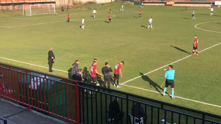 The Balkans are kneeling on Drenica, the cranes ignore coach and go naked.