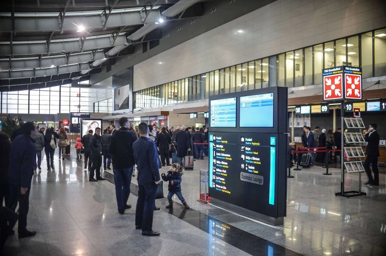 Kosovo im Koffer bewaffnet, verhaftet am Flughafen Pristina