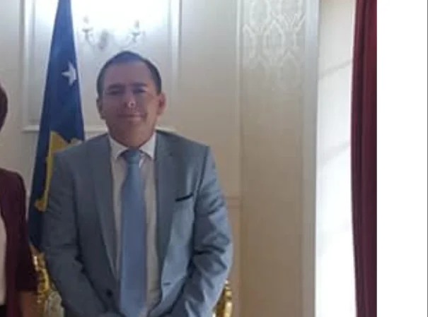 The consul who changed his name after taking office was dismissed today