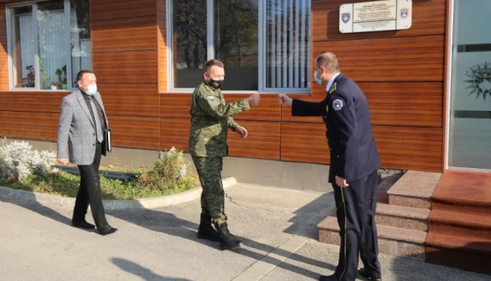 612 policiers effectuent des tests en série au Centre médical de la KSF