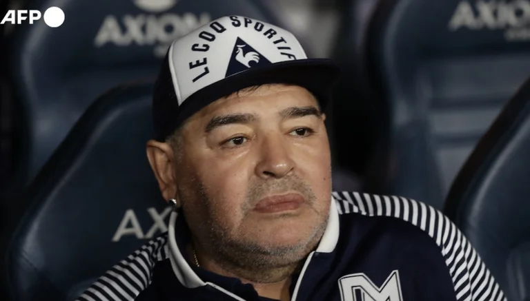 Maradona muore, risposta emotiva da Gary Linecker: spero di trovare finalmente pace