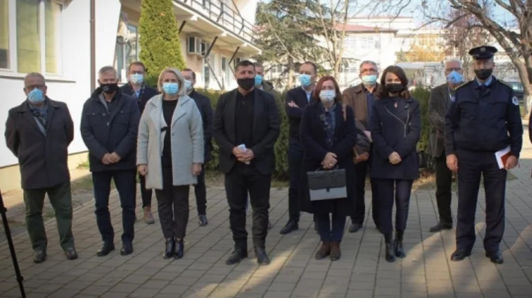 Lutfi Haziri égian: Please do not go on comforting visits to each other