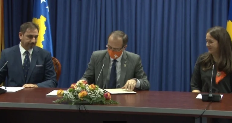 Government with politics preventing sexual harassment in Public Administration