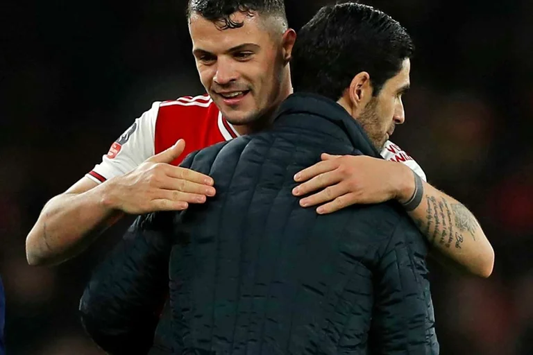 Arsenali përgatit tre largime të mëdha nga klubi