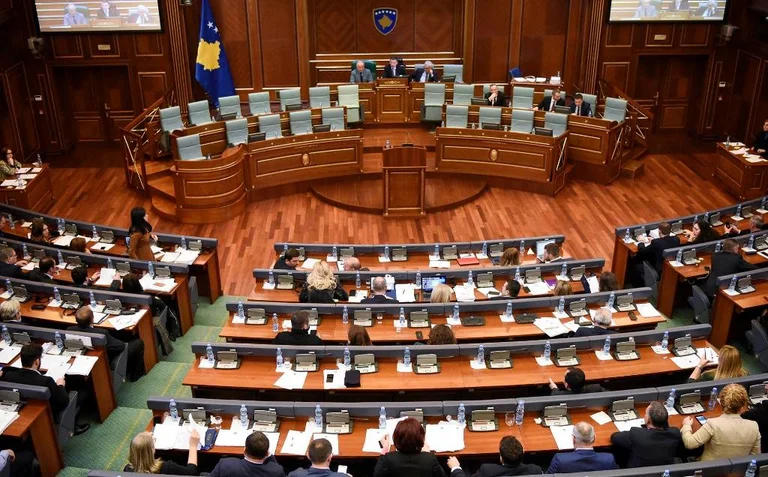 Rexhep Selimi i ashpër me Agim Veliun: Dikur ju gjet qarja se u shkarkua për paaftësi, tash s’ka kush ta shkarkojë