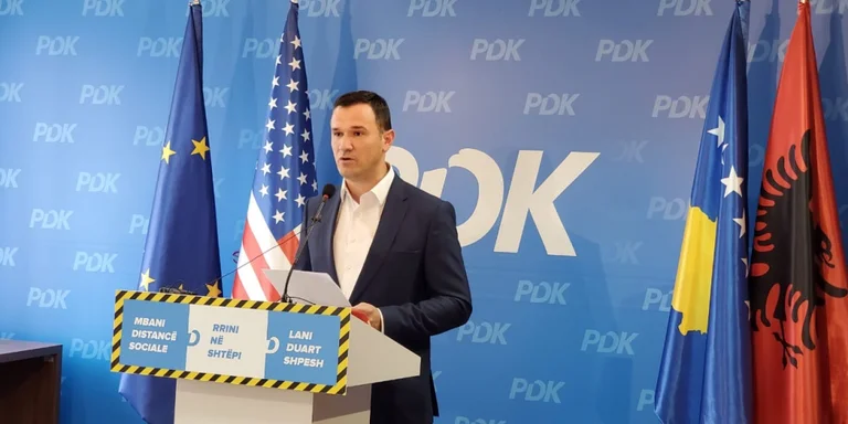 Hoxha i PDK describes Hoti Government: You failed to manage pandemic in schools.