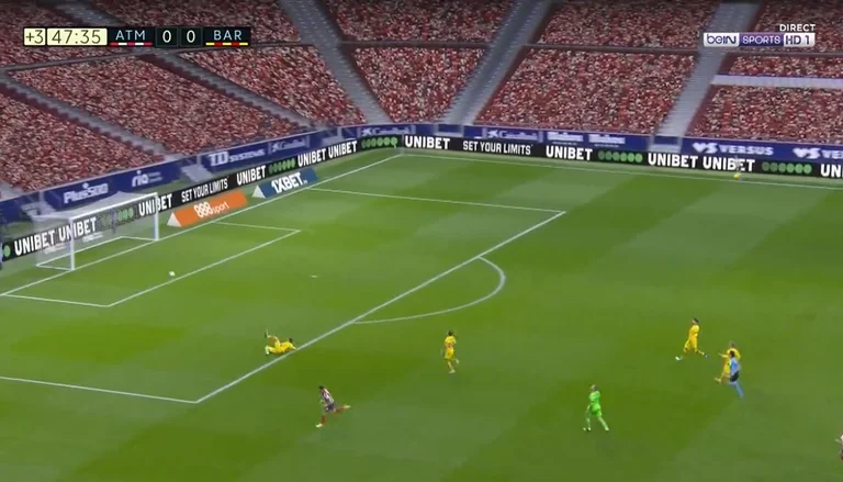 Atletico Madrid shocks Barcelona, super counterattack goalkeeper more than 30m from the gate