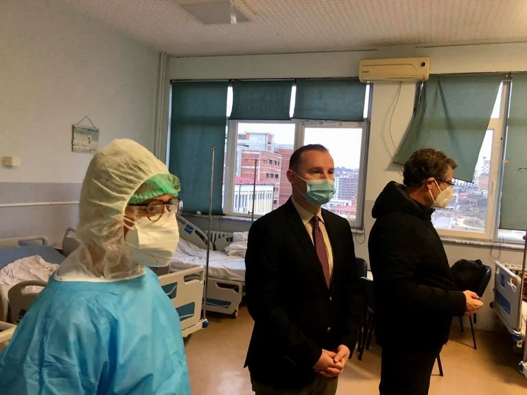 The baby visits QKUK: Clinics are packed, but doctors are on duty