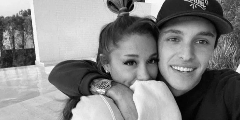 Ariana Grande condivide momenti romantici scambiando baci con il suo partner