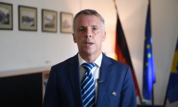 EU unterstützt Kosovo mit 26m Euro, der deutsche Botschafter ruft auf die Verabschiedung des Wirtschaftsregenerationsrechts