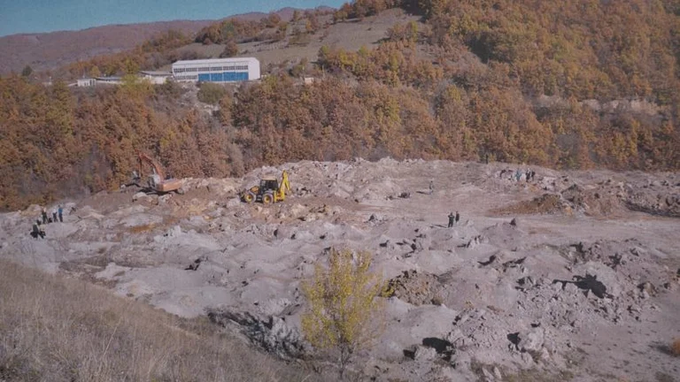 EULEX experts show how they identified the location with mortary waste in Kzhevak