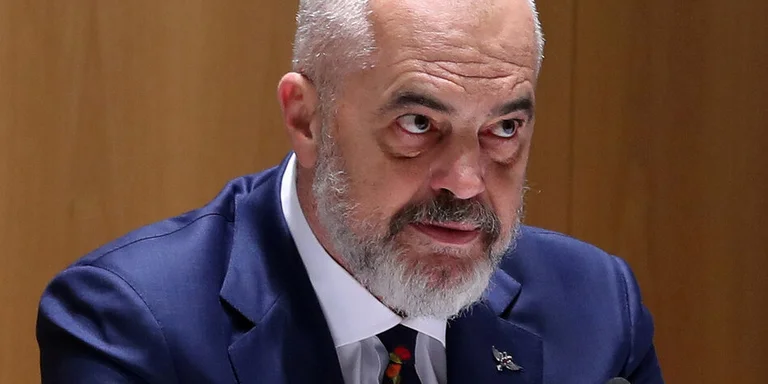 ’12 km në detin Jon do i kalojnë Greqisë’, Rama: Nuk fallen detet e tokat si rroba o mik