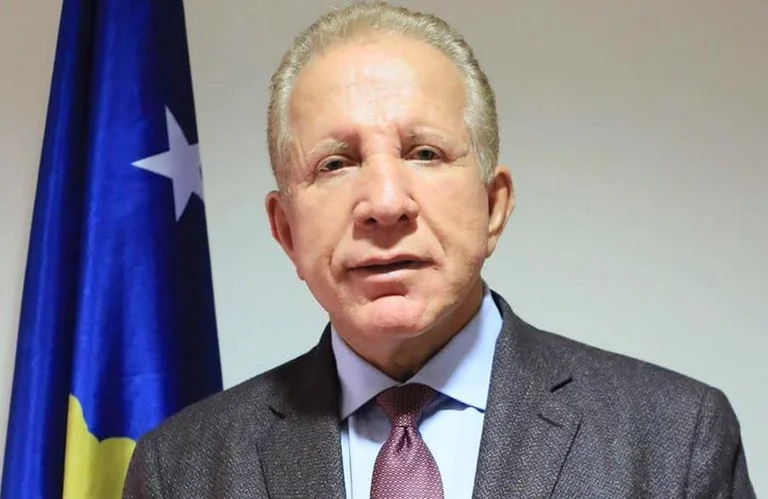 Pacolli ia kujton Vjosa Osmanit se është e pasur: Mendo pozitivisht, ti ke pozicion ndryshe nga të varfrit