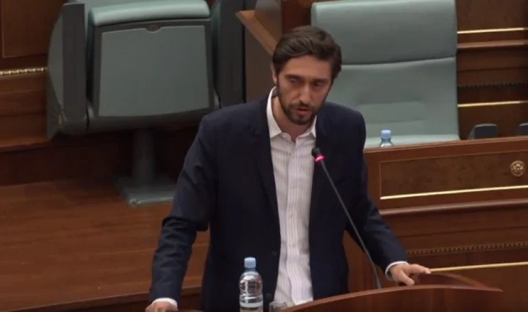 Ismaili – Hotit: Mashtruat për njohje, negociuat për resurset tona dhe rrezikuat Kosovën