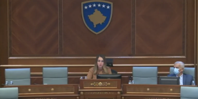 Qu'a dit Arberie Nagavci, que Hoti a appelé la pire confession au Parlement?