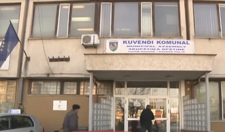FDK. Kosovo: To resign, education director, school that was closed for 14 days did not hold online instruction