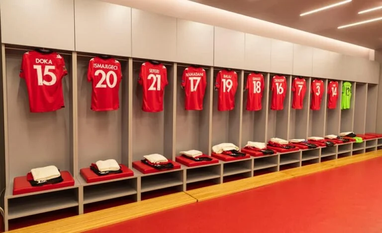 Albanie-Bélarus: Formations officielles Publiées
