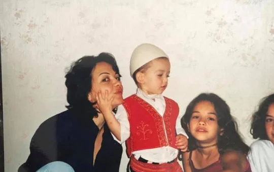 Imagínate en la cabeza, así que desear la hora de Rita para el cumpleaños de su hermano