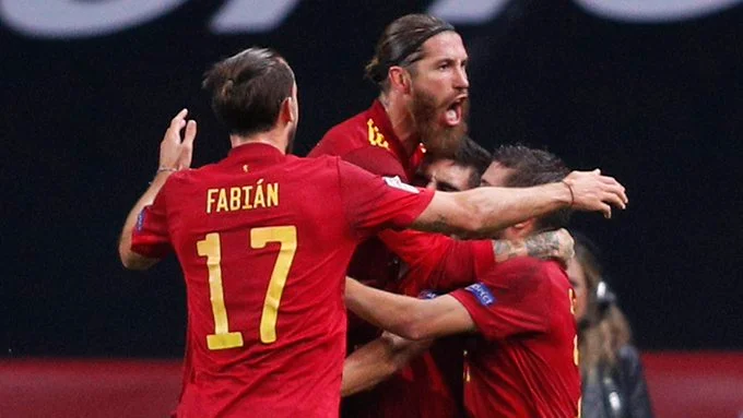 A sensational Spain caused Germany's debacles to shake its net six times