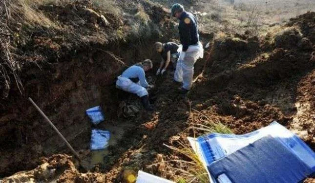 Haliti pour les fouilles à Kizevac: Les victimes ont été transportées dans un camion et enterrées dans quatre mètres d'eau