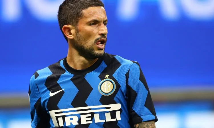 Il est à l'infirmerie, le milieu de terrain Inter explose : je souffre, je dis aux fans d'Inter...