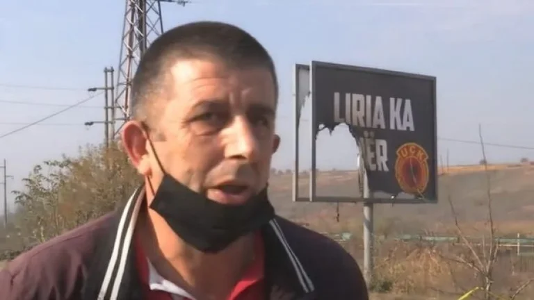 Residentes: El presidente de Gracanica animó la quema de la cartelera.