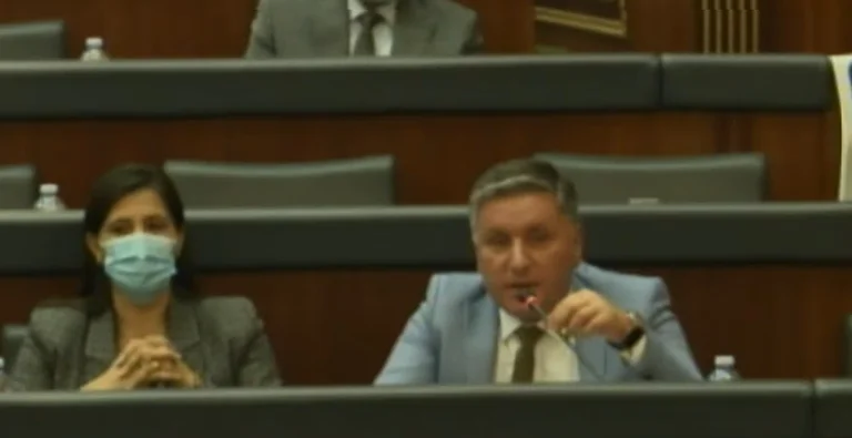 LDK MP: Albin Kurti of Arben Vitita tou spoke without masks in protest, so cases returned