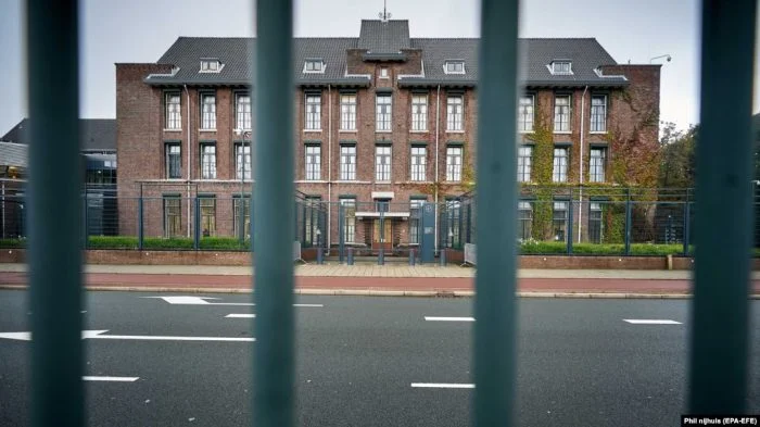 Special History Institute: Der Aggressor und das Opfer wurden in gleichen Positionen platziert