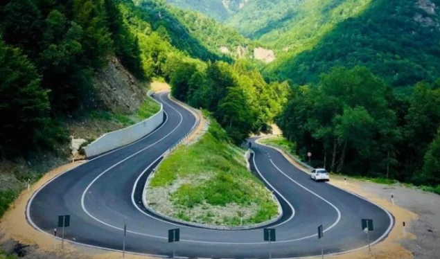 Decani storici: Hoti per pubblicizzare Decan-Plav Road Deal