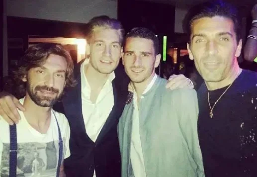 Juventu's former assailant discovers scandal: 12 players in the bathroom, smoking cigarettes and coffee